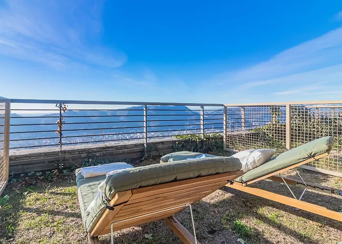 Aurora By Rent Apartment Como